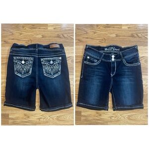 Wallflower Cuffed Bermuda Shorts Juniors Size 9 Dark Bling Embroidered EUC